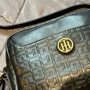 Black Tommy Hilfiger Crossbody Purse (NWOT)